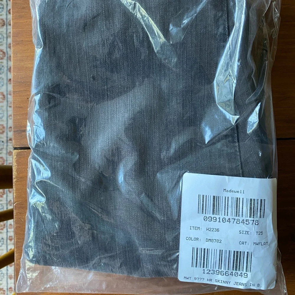 Madewell tall 9" mid-rise skinny jeans in black sea - Picture 3 of 3